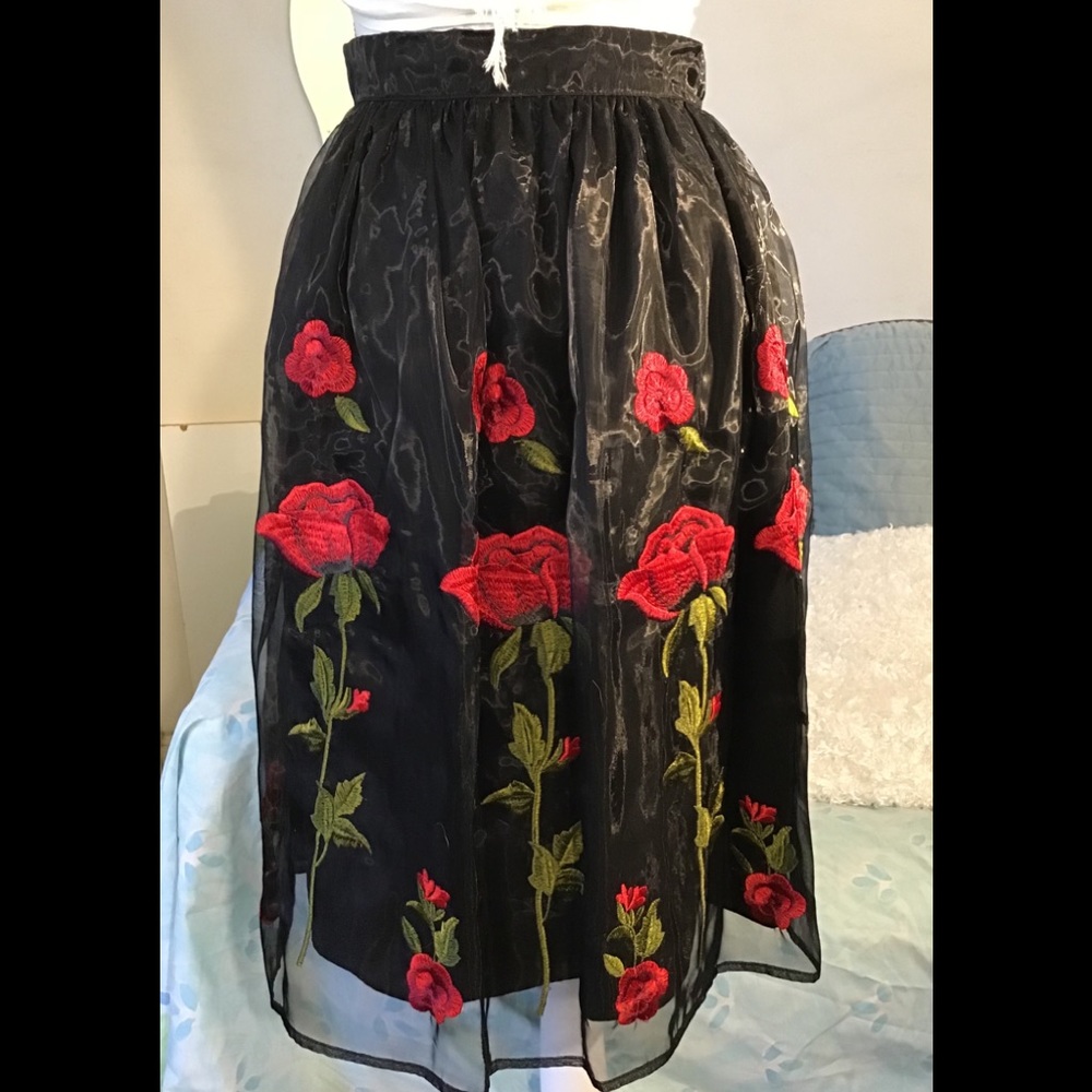 Fashion Wild Cat pretty skirt with lining. S